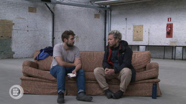 film-documentaire-nosfuturs-net-collectif-exterieur-jour-peer-to-peer-pair-a-pair-economie-des-communs-Michel-Bauwens-statut-p2p-ressources-mutualisees