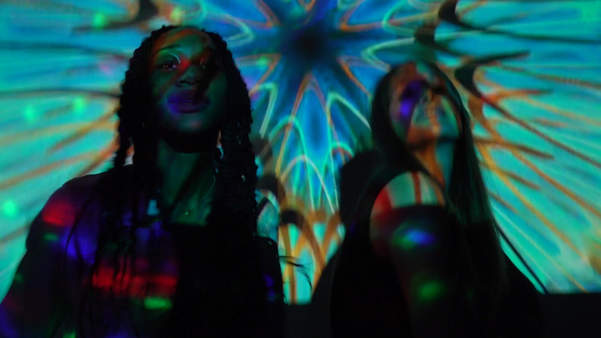 film-documentaire-collectif-exterieur-jour-addiction-drogues-dures-médicinales-consommation-dependance-liaison-antiprohibitionniste